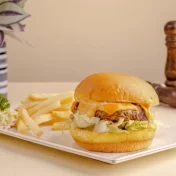 CLASSIC BEEF BURGER